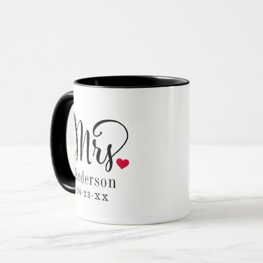 Mrs Elegant Script Heart Custom Wedding Monogram Mok (Voorkant links)
