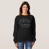 Mrs White Modern Script Custom Wedding Pas getrouw Trui (Voorkant volledig)
