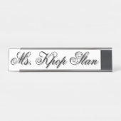 MS. Kpop Stan Bureau Naambordje (Voorkant)