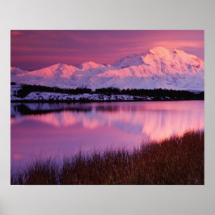 Mt. Denali, zonsondergang van Reflection Pond Poster