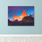 Mt Fitz Roy bij Sunrise Canvas Afdruk (Insitu (Houten vloer))
