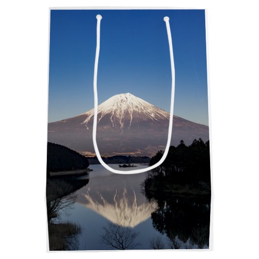Mt Fuji Lake Reflection Medium Cadeauzakje (Achterkant)
