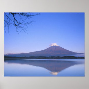 Mt. Fuji vanaf Motosu-meer, Yamanashi, Japan Poster
