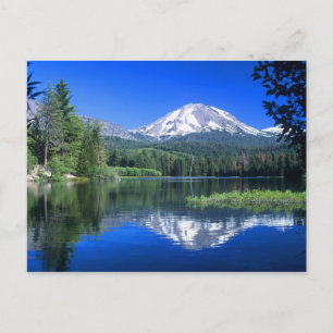 Mt Lassen stijgt boven Manzanita Lake Briefkaart