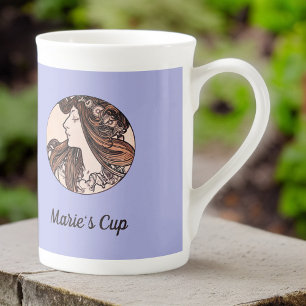 Mucha Art Nouveau Woman en Roze Bloemen op Paars Porselein Kop