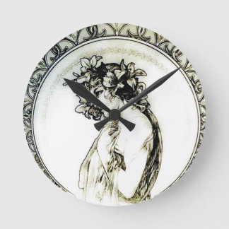 Mucha Art Nouveau Woman Lily Clock Ronde Klok