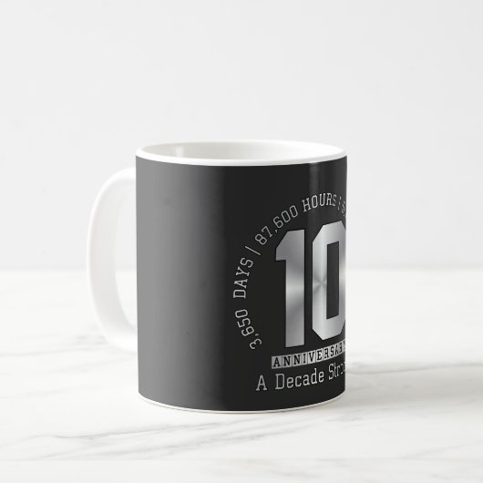 Mug 10 Year Anniversary Milestone - A Decade Strong  (Devant gauche)