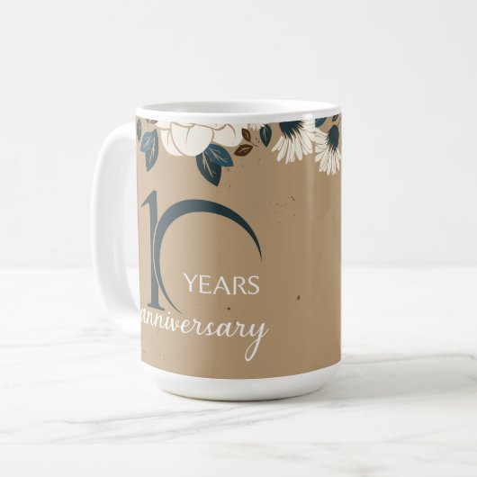 Mug 10e anniversaire du Mariage de fleurs rustiques (Devant gauche)