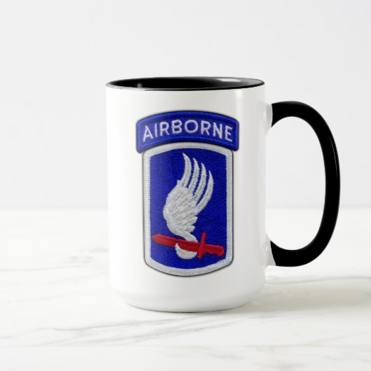 Mug 173rd Vétérinaires de soldats de ciel de brigade (Droite)