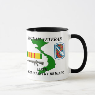 Mug 198th Vétéran du Vietnam de Division d'infanteri