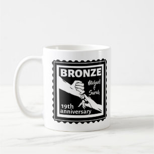Mug 19e anniversaire du mariage tenant la main