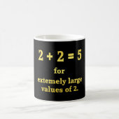 Mug 2 + 2 = 5 Blague de maths drôle (Centre)