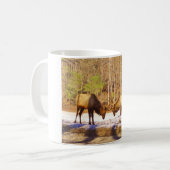 Mug 2~ deux Bull Elk dans la neige (Devant gauche)