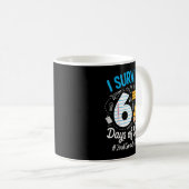 Mug 2nd Grade Teacher Survived 67 Days Of School Humor (Devant droit)