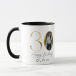 Mug 30e anniversaire Modern Gold photo élégant élégant<br><div class="desc">30th Birthday Modern Gold photo élégant design design de fête élégant.</div>