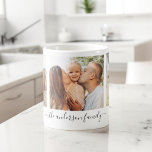 Mug 3 Photos de famille de trois photos<br><div class="desc">3 Trois Photos Collage Famille Photos Café Mug. La tasse fait le cadeau parfait pour quelqu'un qui aime les photos modernes et élégantes pour un anniversaire,  mariage,  Noël,  douche nuptiale ou cadeau spécial personnalisé. Veuillez contacter le concepteur pour les articles correspondants.</div>