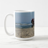 Mug 3 rouleurs montant des Wheelies à la plage ! (Gauche)