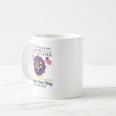 Mug 47e jour de l'investiture du président Donald Trum (Devant gauche)