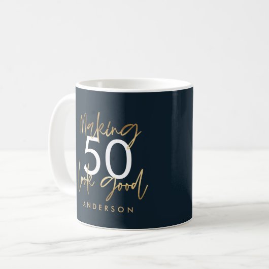 Mug 50e anniversaire bleu et or simple élégant (Devant gauche)