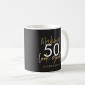 Mug 50e anniversaire noir et or simple élégant moderne (Devant droit)
