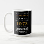 Mug 50th Birthday 1973 Ajouter Votre Nom Légendaire<br><div class="desc">Pour ceux qui sont nés en 1973 et fêtent leur anniversaire, nous avons la tasse d'anniversaire idéale. L'arrière - plan noire au design blanc et doré est simple, mais élégante et rétro. Customisez facilement le texte à l'aide du modèle fourni. Plus de cadeaux et de fournitures de fête disponibles avec...</div>