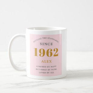 Mug 60e anniversaire Nom 1962 Rose Grey Elegant Chic