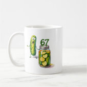 Mug 67 Meme Surprise Pickle Un Pot De Pickles Tranchés (Gauche)