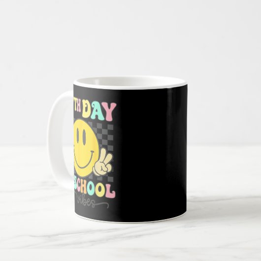 Mug 67th Day Of School Vibes Groovy Smile Face 67 Six (Devant gauche)