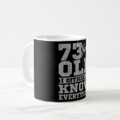 Mug 73 ANS ÂGÉ 73 Anniversaire Cadeau Papa sait tout (Devant gauche)