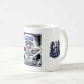 Mug 82e division aéroportée Conception à cadre explosi (Devant droit)