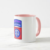 Mug 82e division aéroportée "Parachutiste épouse" (Devant droit)