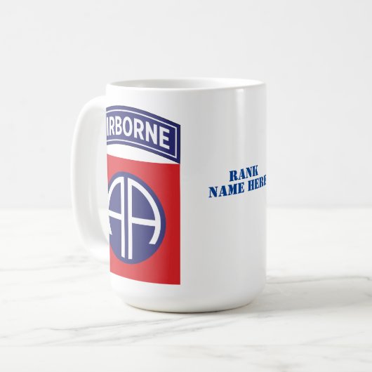 Mug 82e division aéroportée Tous les insignes de servi (Devant gauche)