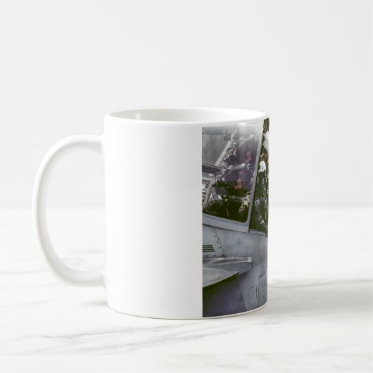 MUG A-6E (Gauche)