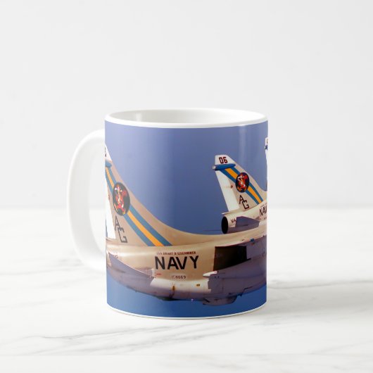 MUG A-7E CORSAIR II (Devant gauche)