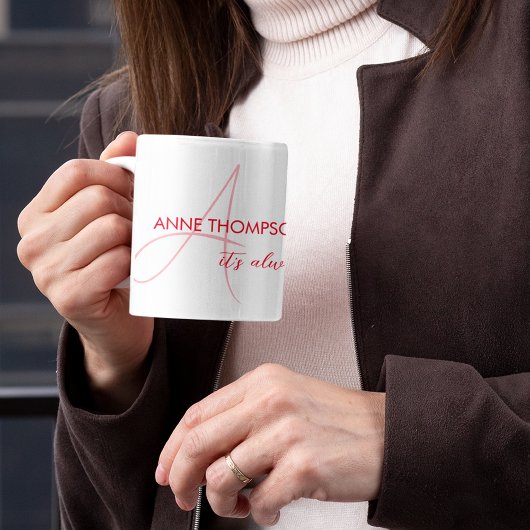 Mug à café avec nom rouge et initiale (monogramme)