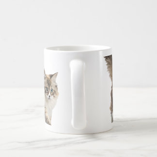 mug à café avec un chat mignon et duveteux