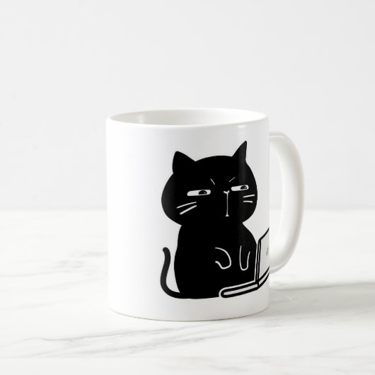 Mug à café avec un chat noir grassouillet mignon (Devant droit)