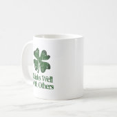 Mug à café drôle de la Saint-Patrick chanceux trèf (Devant gauche)