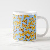 Mug à café Jumbo, Papillons d'or sur Sky Blue (Droite)
