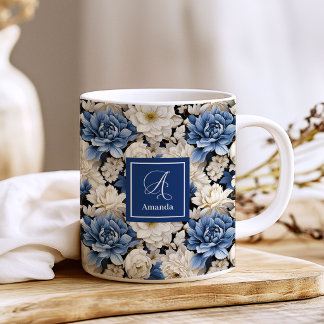 Mug à café personnalisé avec fleurs blanches bleue