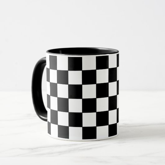 Mug à damiers blanc et noir (Devant gauche)