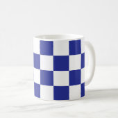 Mug à damiers bleu et blanc (Devant droit)