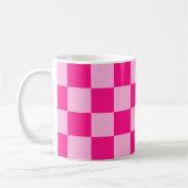 Mug à damiers carré léger rose chaud rétro géométrique (Gauche)
