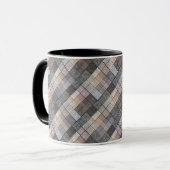 Mug à damiers gris. (Devant gauche)