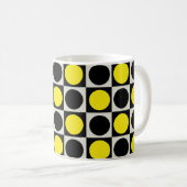 Mug à damiers Jaune Points Noirs Design Motif (Devant droit)