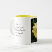 Mug à deux tons de roses jaunes (Devant gauche)
