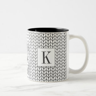 Mug à deux tons en tricot à ligne noire + initiale