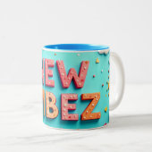 Mug à deux tons Nouveau Vibez (Devant droit)