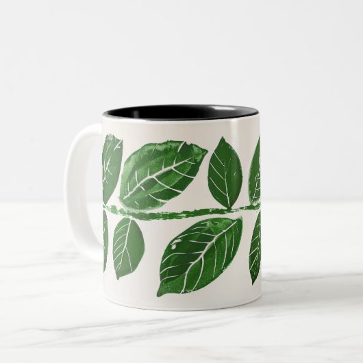 Mug à deux tons vert Feuille (Devant gauche)