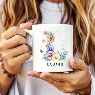 Mug à l'alphabet floral personnalisé pour la marié